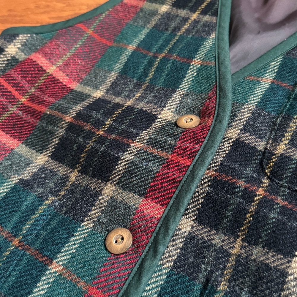 Vintage 90s Talbots Petites 100% Wool Vest in Green Plaid, Size S Petite - Picture 16 of 16